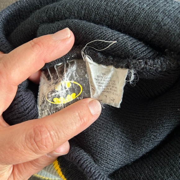 Boys Black and Yellow Batman Beanie Hat Youth Small/Medium - Picture 3 of 3